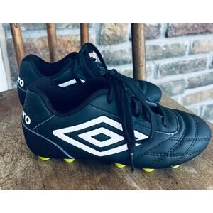 Umbro Boy's Classico Fg Jr. Soccer Cleats, Size 13